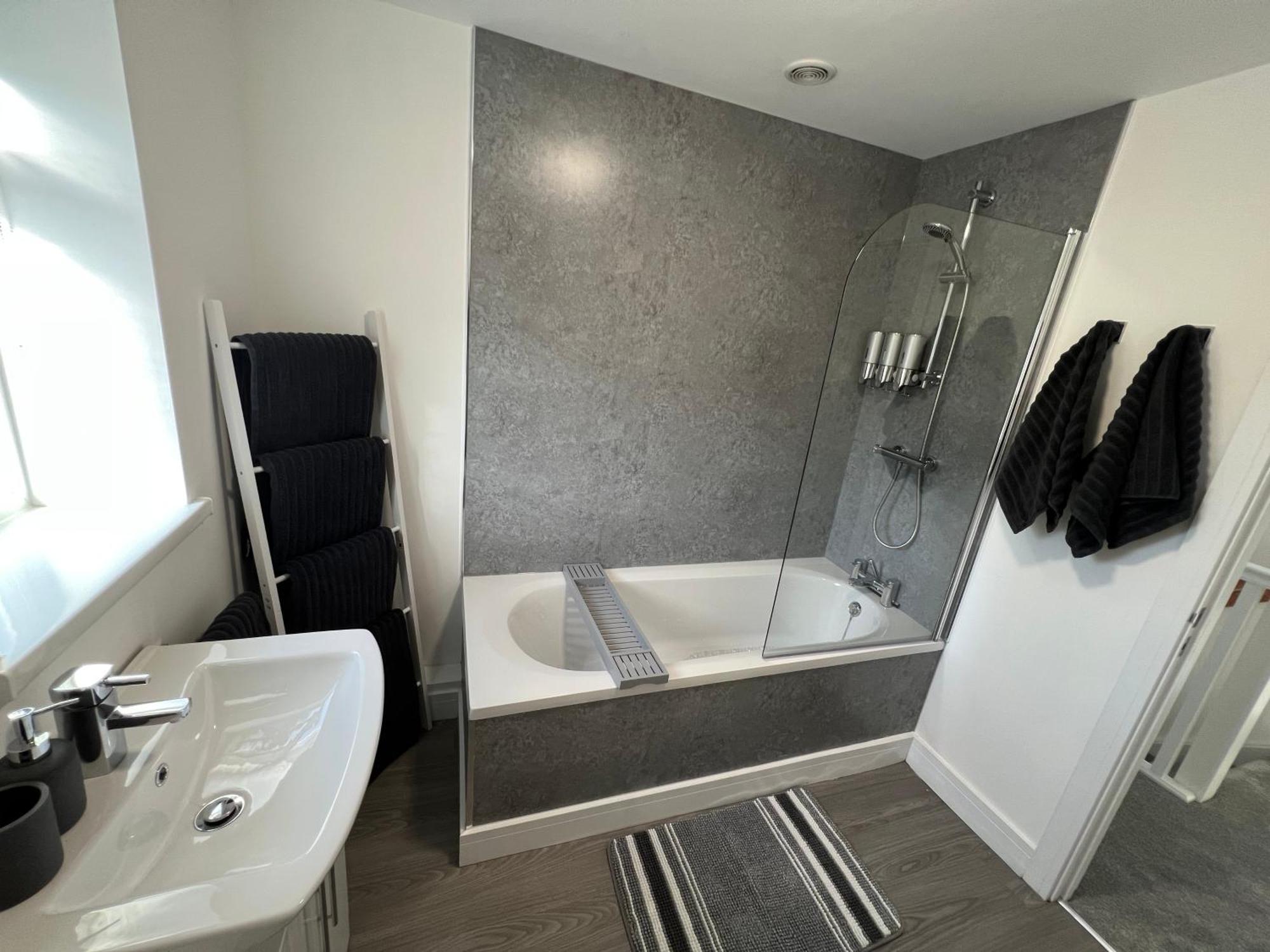 Modern, Two Double Bedroom House With Free Parking تشيبستو المظهر الخارجي الصورة